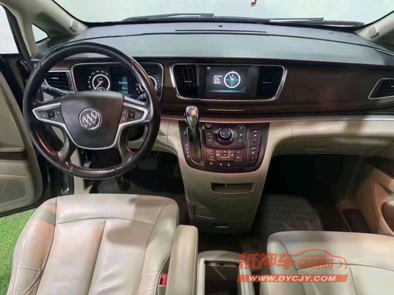 保定19年别克GL82