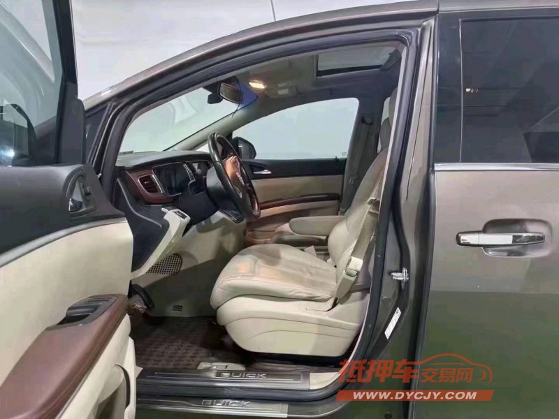 保定19年别克GL86