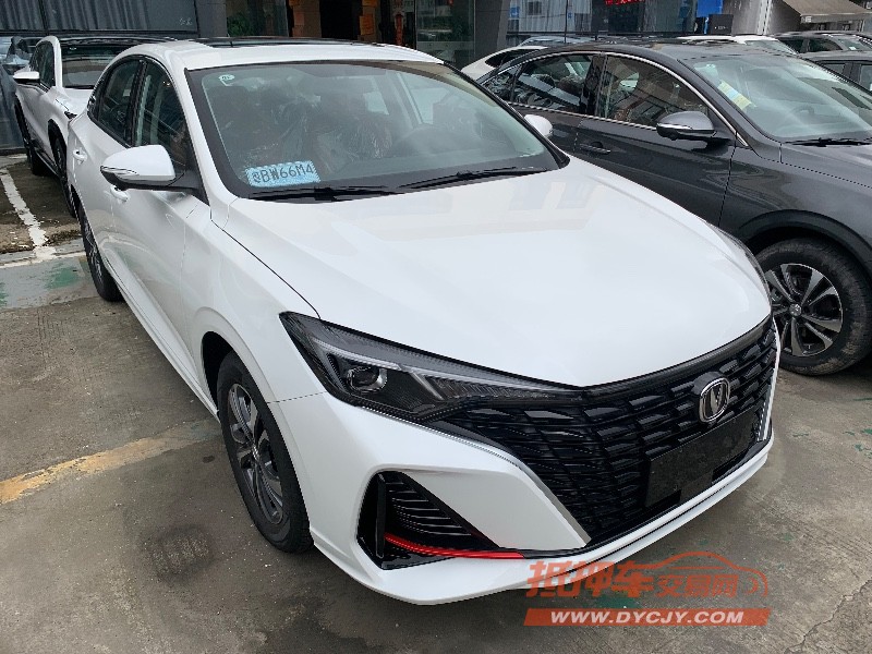 深圳24年长安汽车逸动1