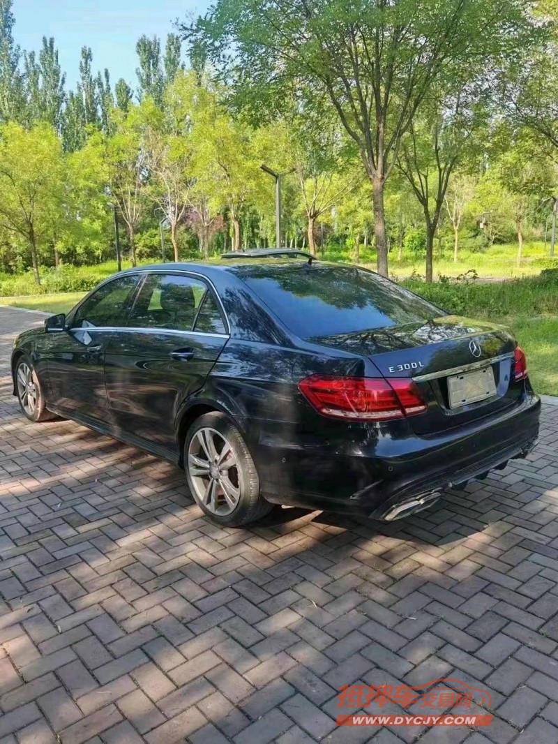 济南14年奔驰E8