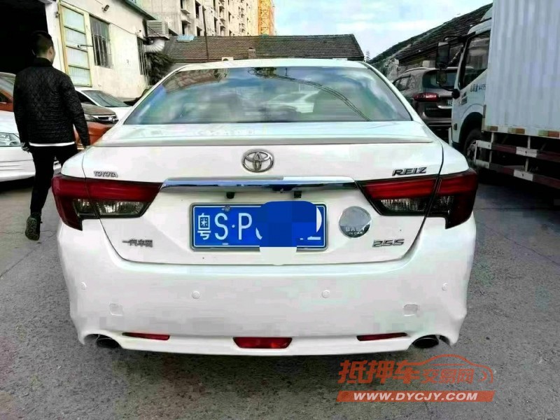 济南15年丰田锐志8
