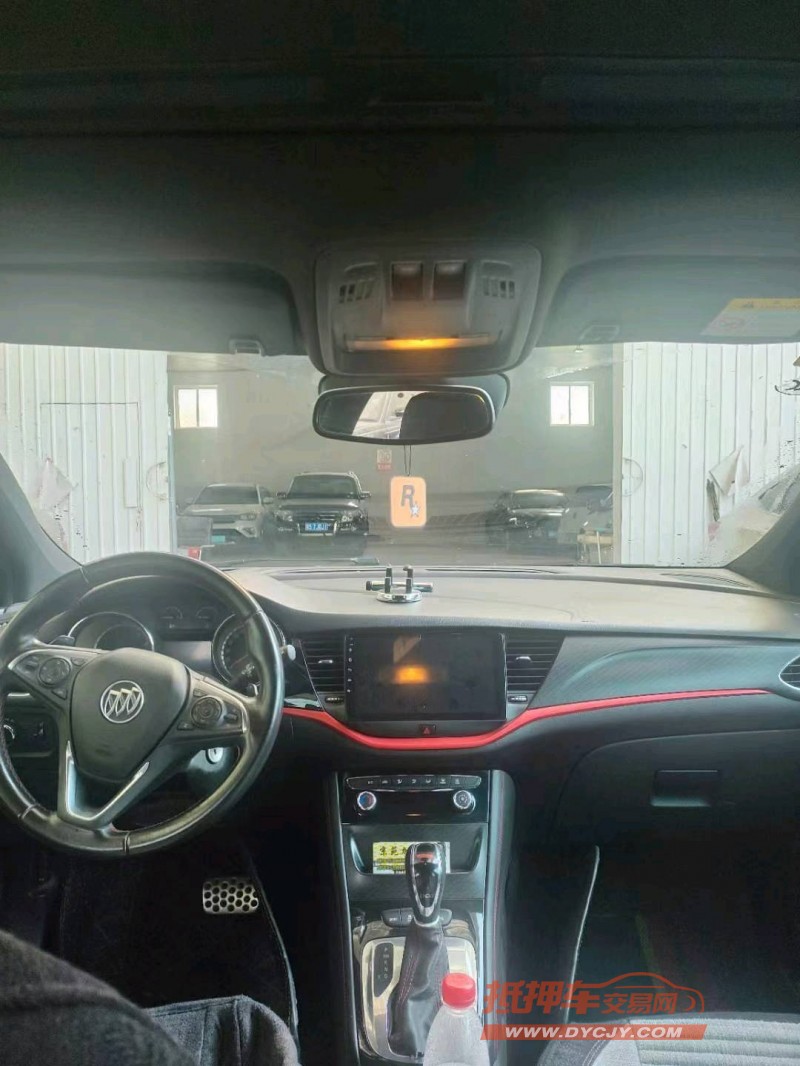 保定17年别克威朗4