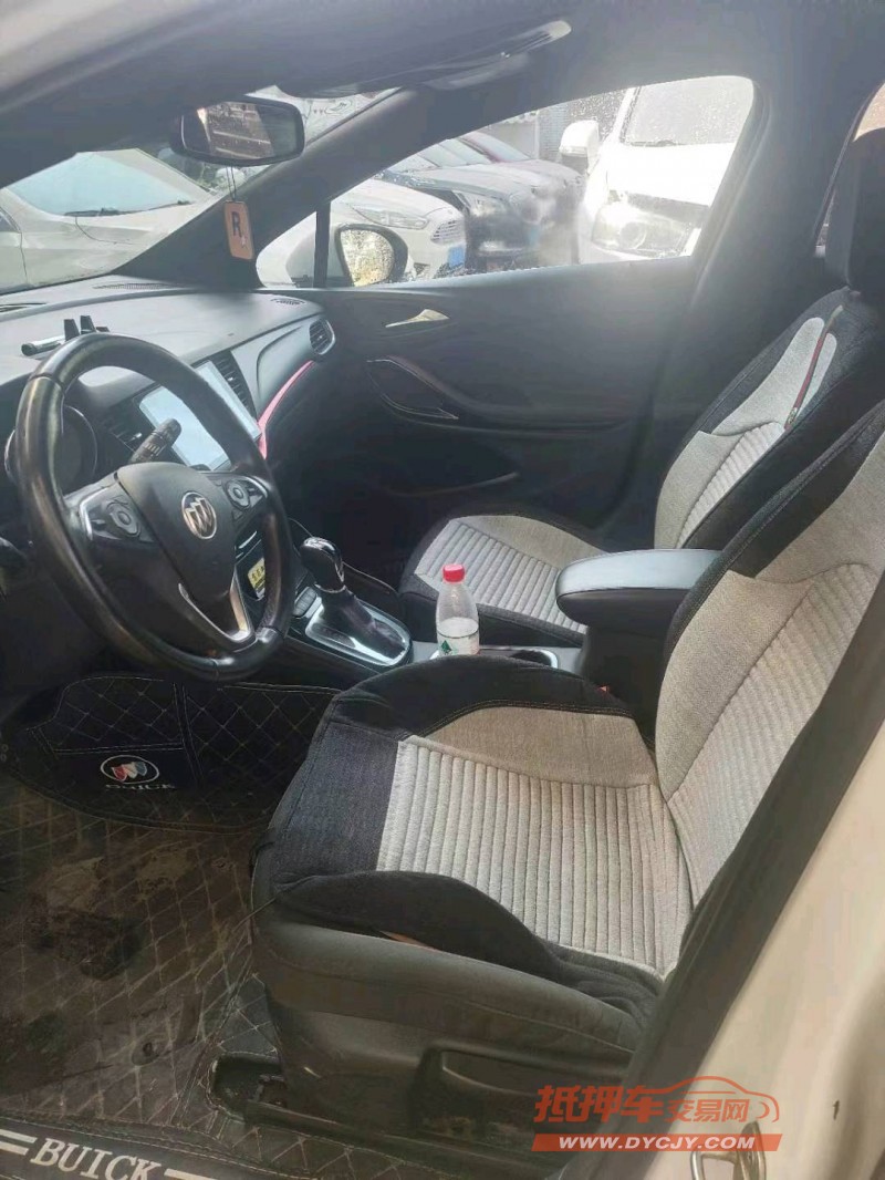 保定17年别克威朗5