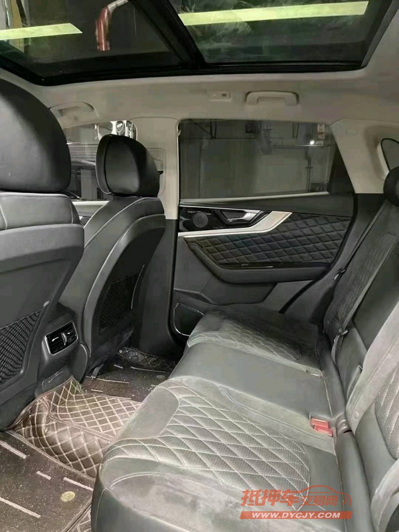 成都21年红旗HS57