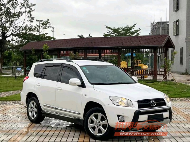 汕头13年丰田RAV42