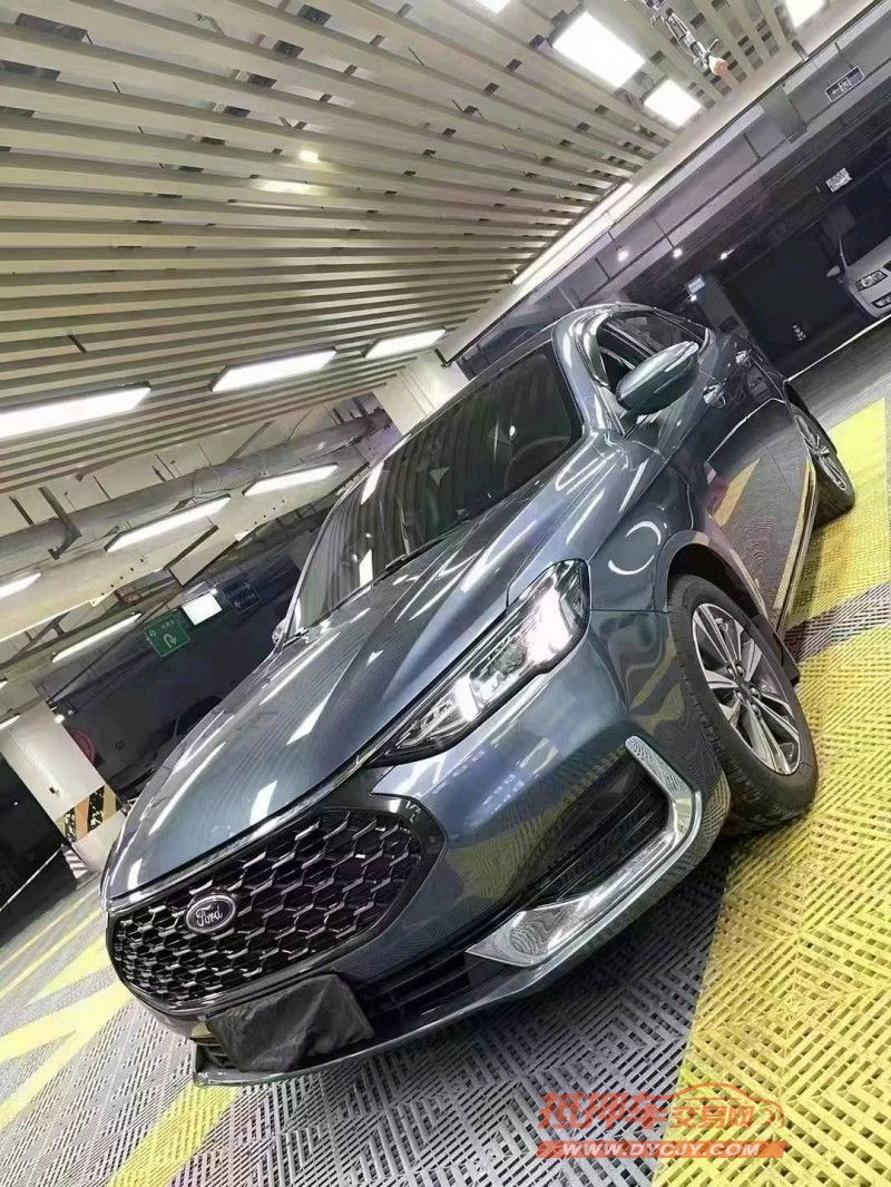成都22年福特福睿斯1