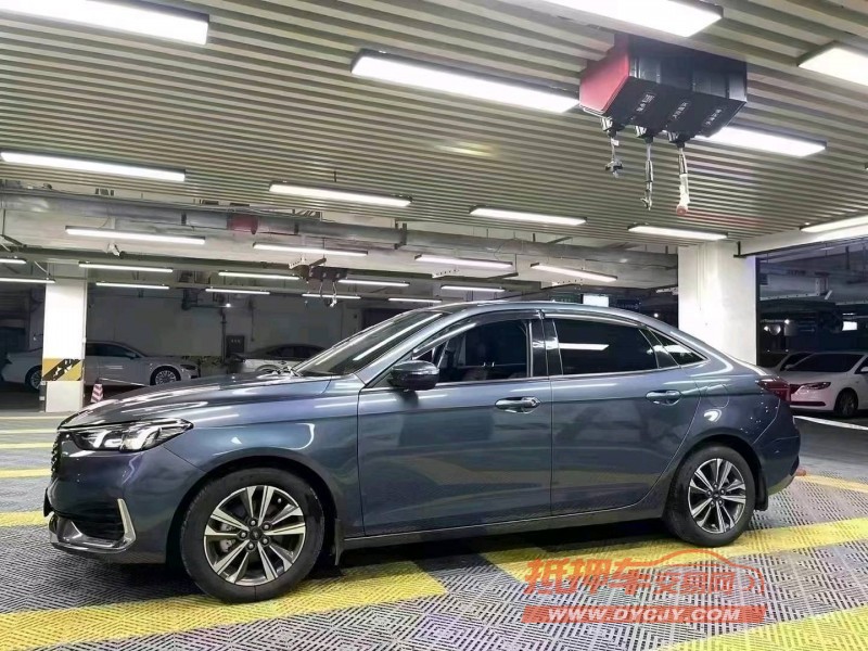 成都22年福特福睿斯2