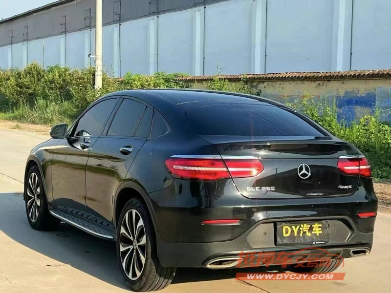 济宁19年奔驰GLC7