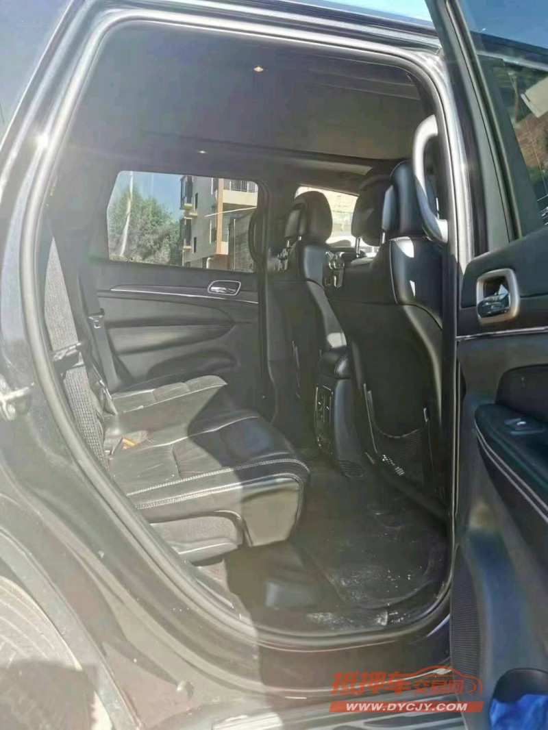 佛山17年Jeep大切诺基8