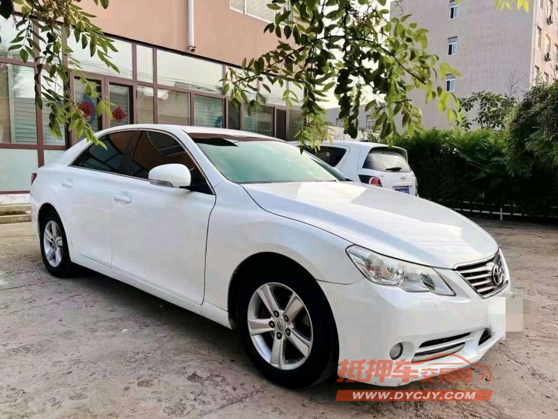 潍坊13年丰田锐志2