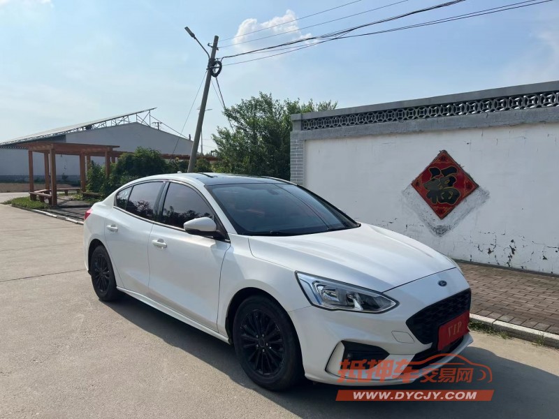 青岛19年福特福克斯3
