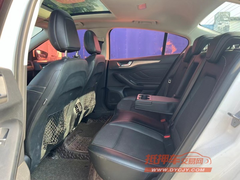 青岛19年福特福克斯8