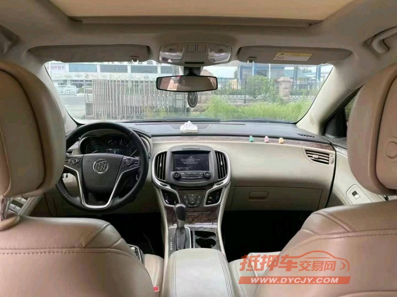 青岛15年别克君越3