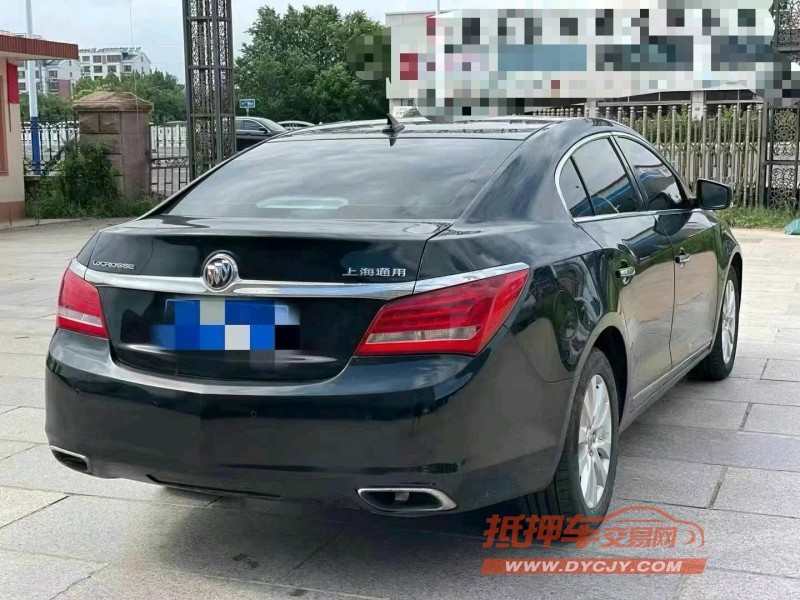 青岛15年别克君越5