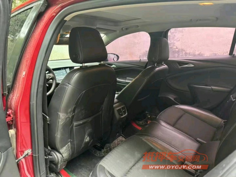 潍坊18年别克威朗5