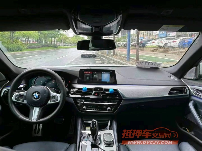 广州18年宝马5系8