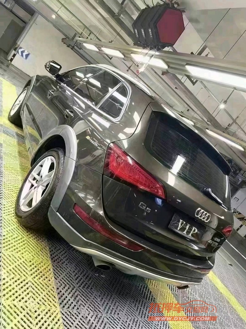 成都18年奥迪Q54