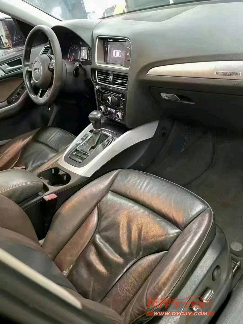 成都18年奥迪Q58