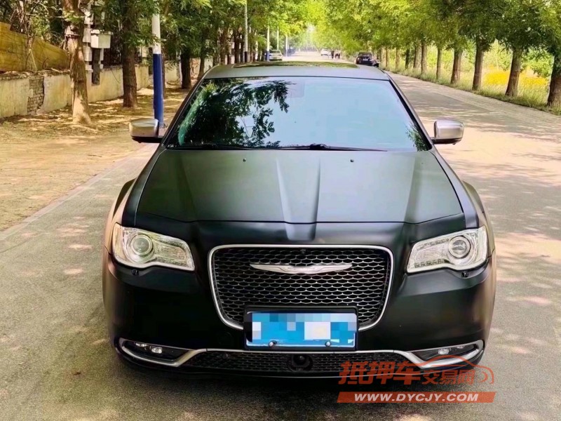 青岛17年克莱斯勒300C1