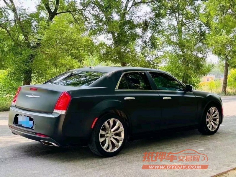 青岛17年克莱斯勒300C4