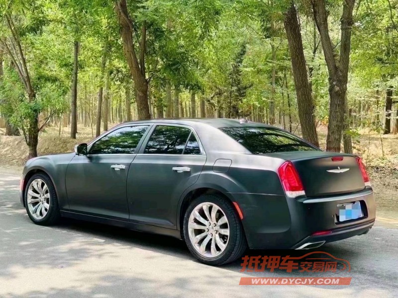青岛17年克莱斯勒300C5