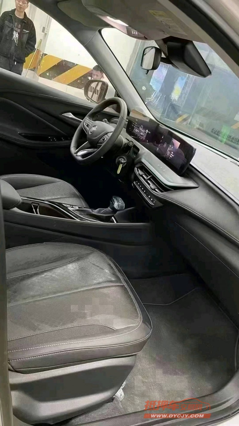 成都23年别克威朗8