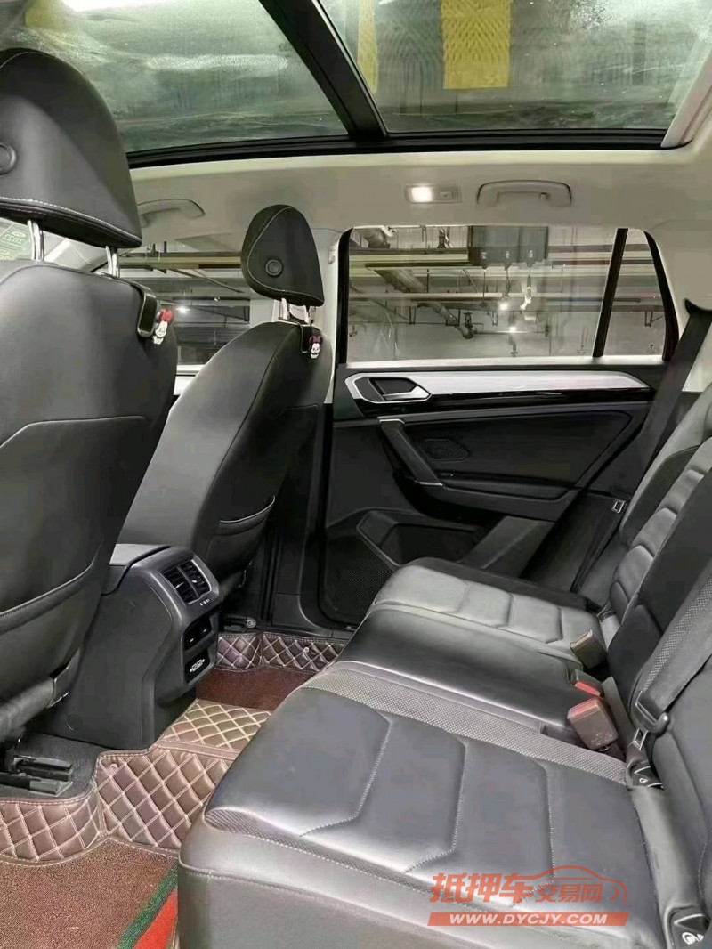 成都20年大众探岳7