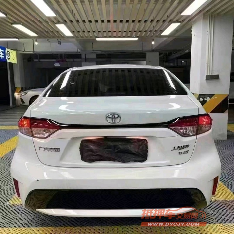 成都22年丰田雷凌5