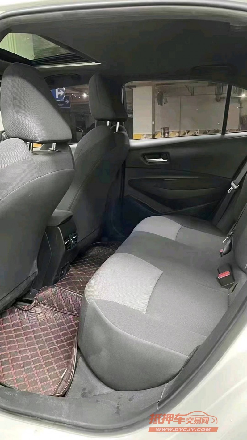 成都22年丰田雷凌7