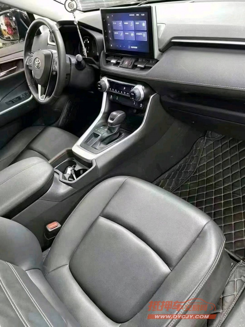 成都22年丰田RAV45