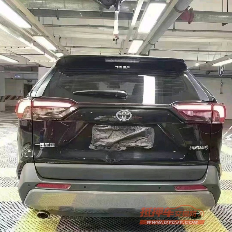成都22年丰田RAV48