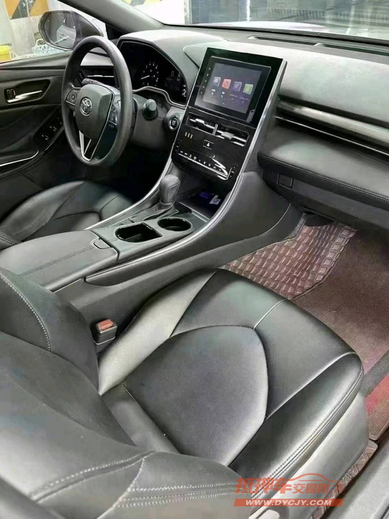 成都22年丰田亚洲龙7