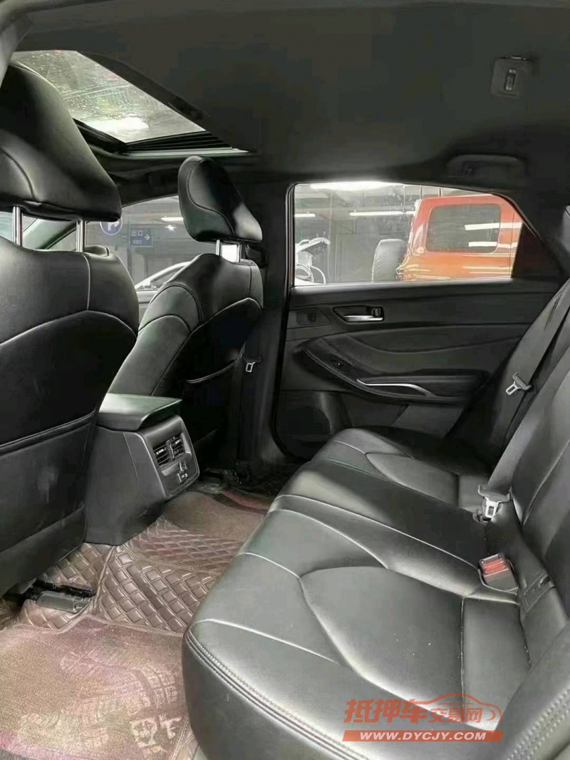 成都22年丰田亚洲龙8