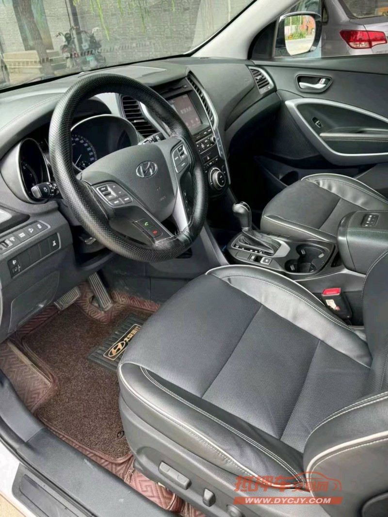 保定19年现代新胜达8