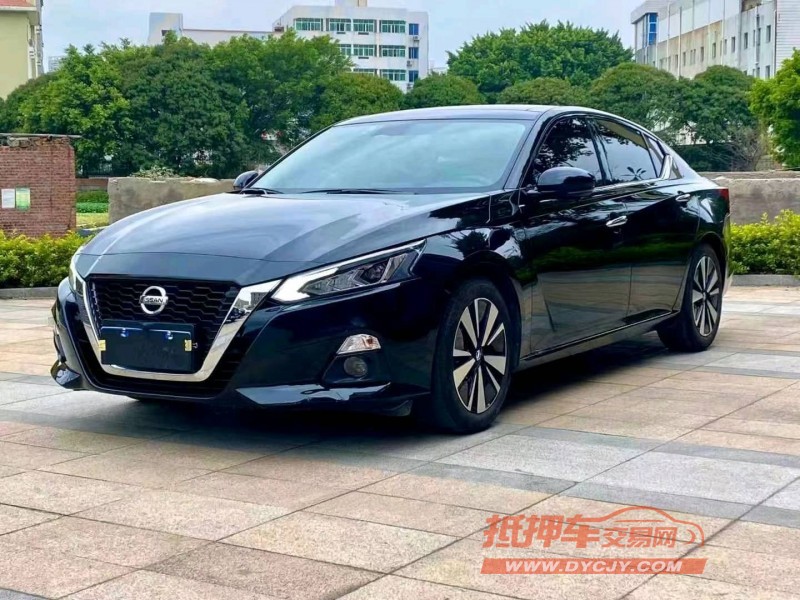 鷹潭22年日產天籟2