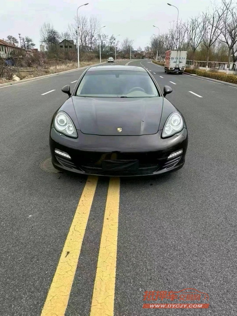 潍坊11年保时捷帕拉梅拉1
