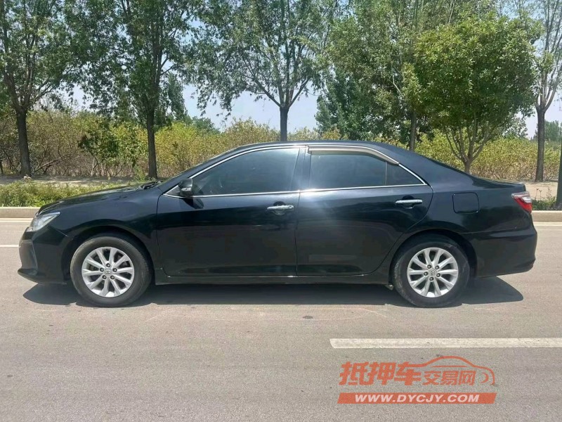 潍坊17年丰田凯美瑞7