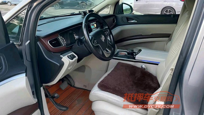 保定17年别克GL84