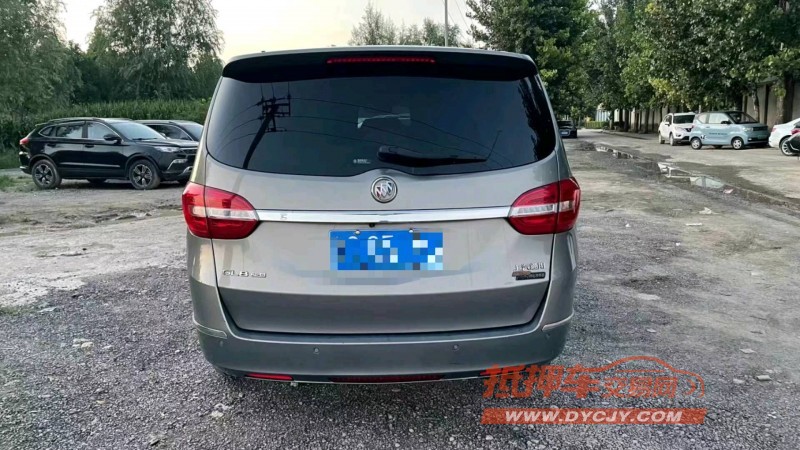 保定17年别克GL89