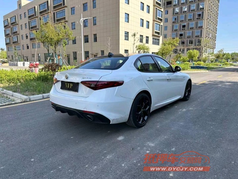 徐州21年阿尔法·罗密欧Giulia8