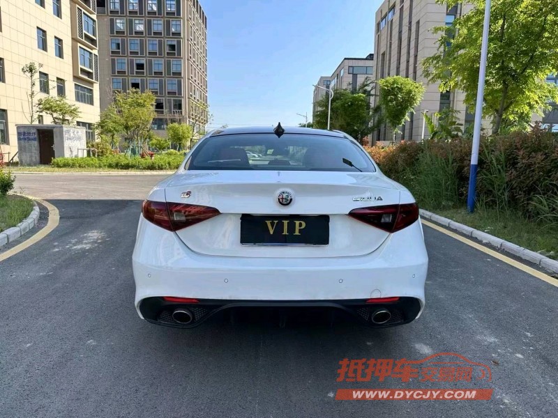 徐州21年阿尔法·罗密欧Giulia9