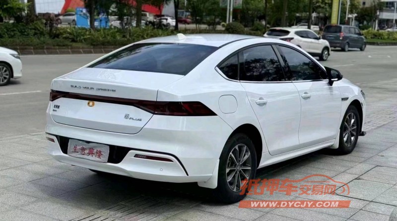 广州23年比亚迪秦8