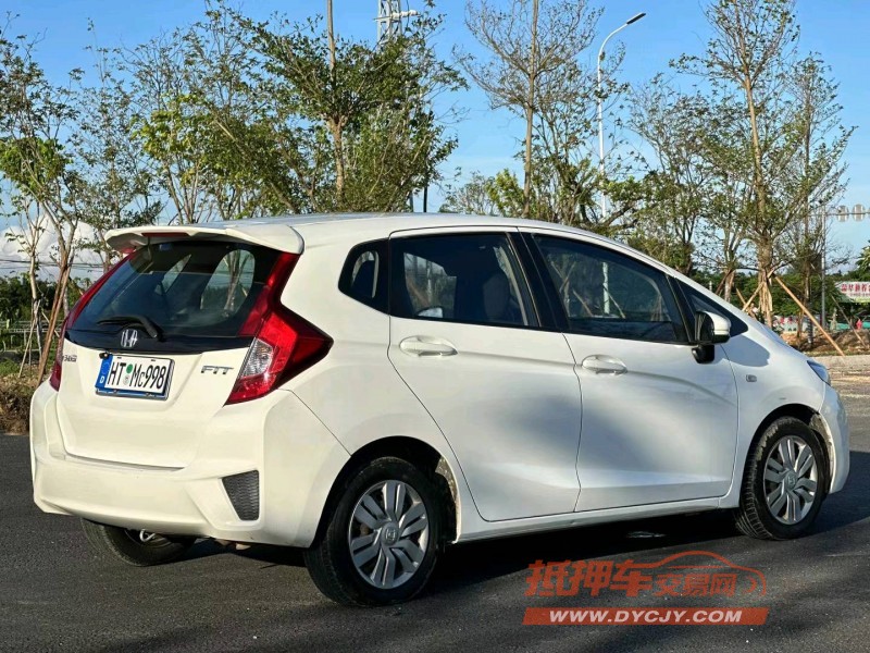 汕头16年本田飞度8