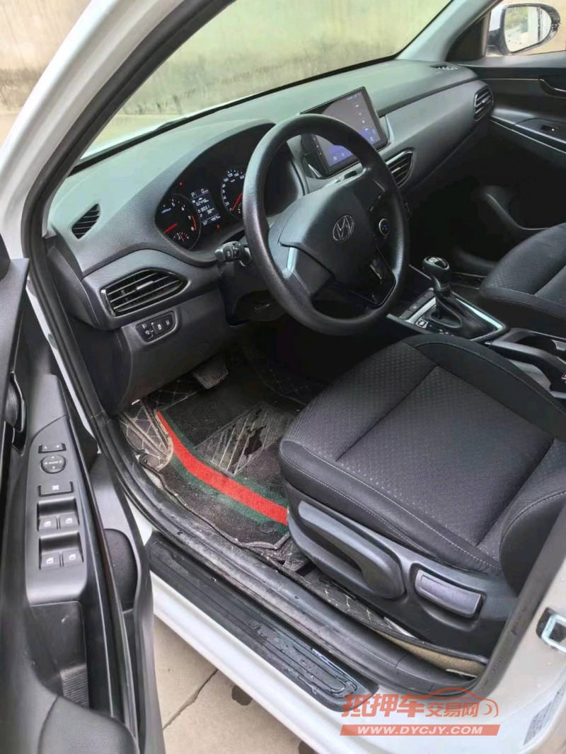 保定21年现代悦动8