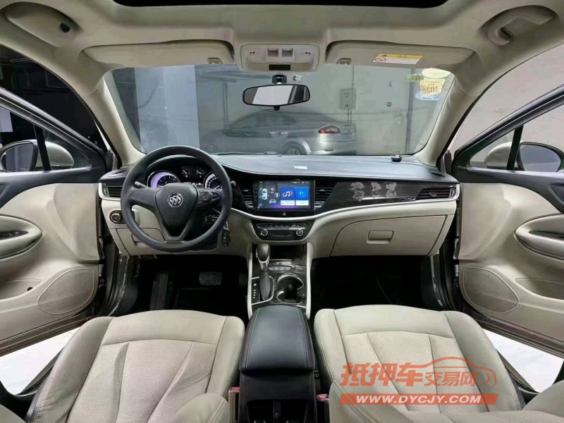 成都18年别克威朗8