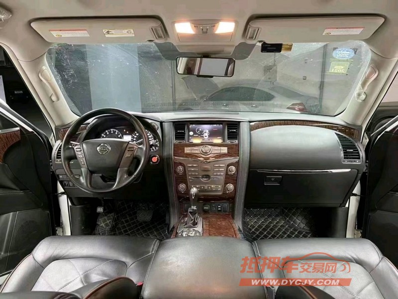 成都19年日产途乐8