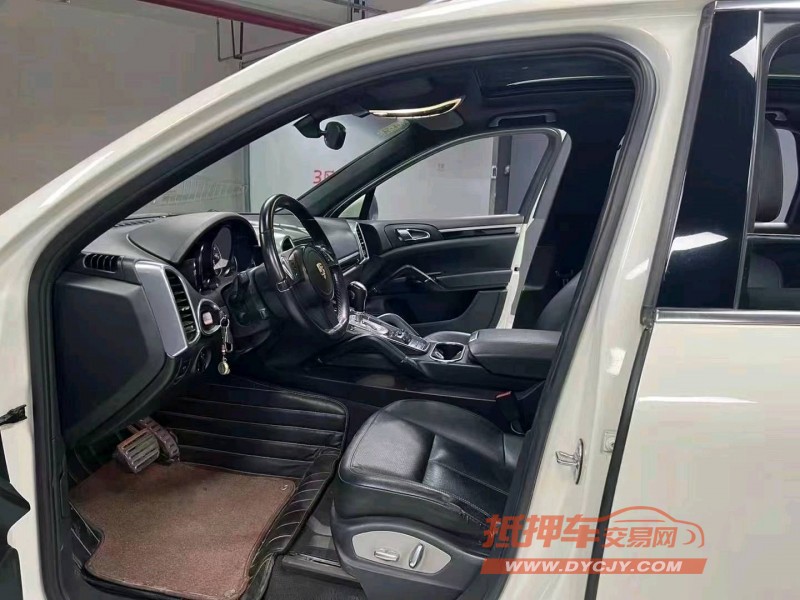 成都12年保时捷卡宴6