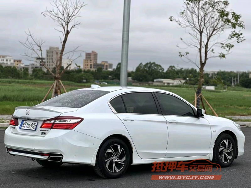 汕头18年本田雅阁8