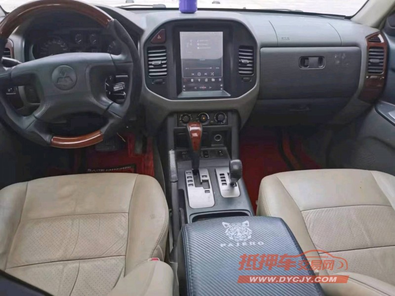 保定09年三菱帕杰罗7