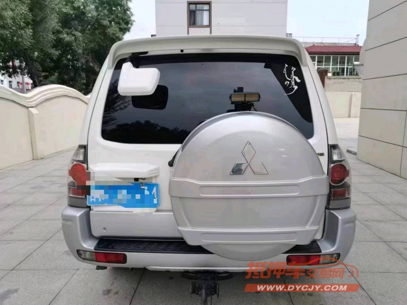 保定09年三菱帕杰罗9